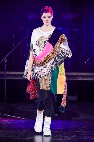Look 11